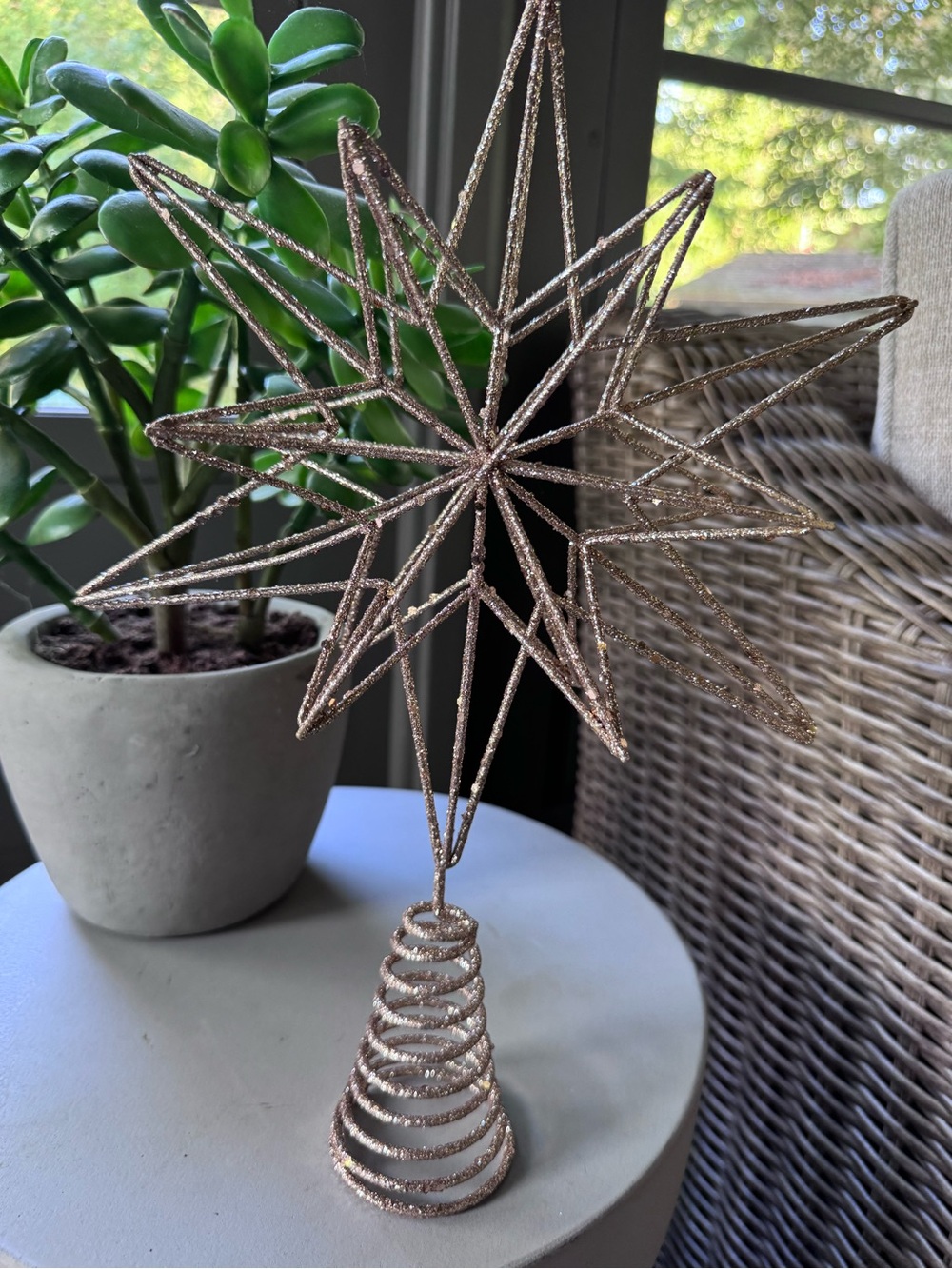 Glittered Wire Star Tree Topper - Gold